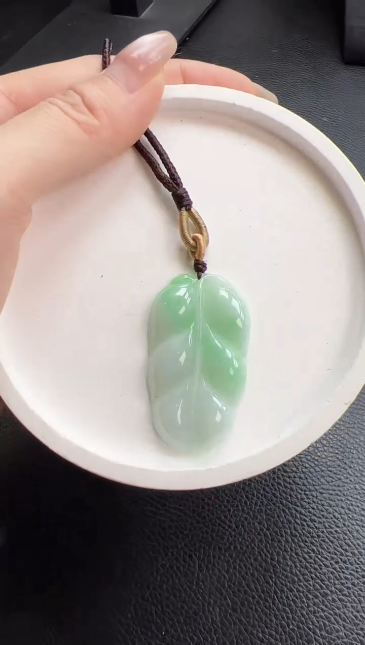 【闪购商品】翡翠颈饰未镶嵌K733-843 叶子