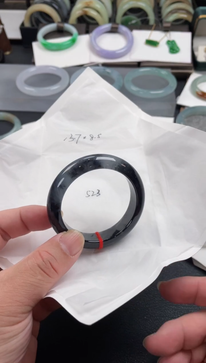 【闪购商品】翡翠手镯未镶嵌冰乌鸡