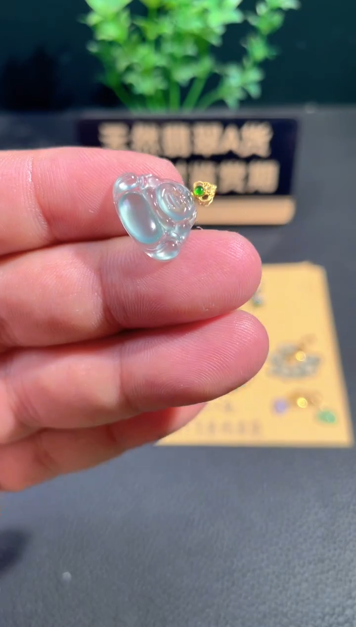 颈饰18K金镶嵌翡翠翡翠