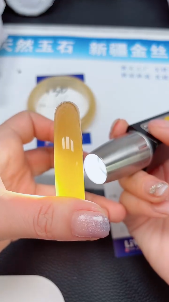 【闪购商品】石英质玉未镶嵌手镯131