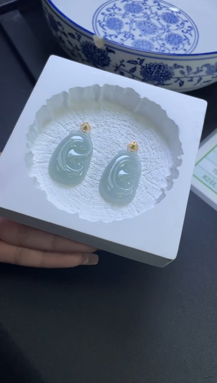 【闪购商品】翡翠吊坠(不含链)18K金镶嵌W001-PQGJ734-2多样性发一