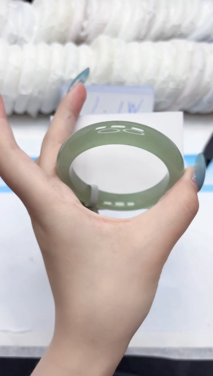 石英质玉手镯未镶嵌150-56