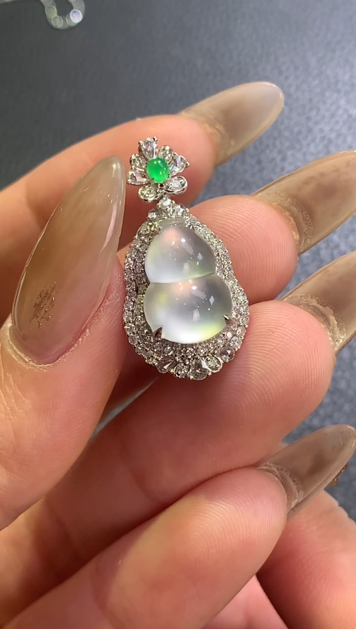 【闪购商品】翡翠颈饰18K金镶嵌葫芦