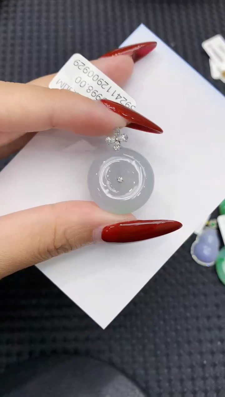 翡翠18K金镶嵌颈饰111111111