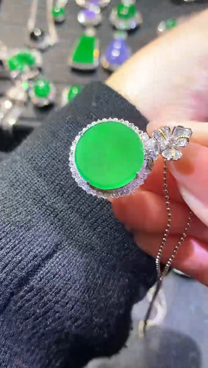 【闪购商品】翡翠吊坠(不含链)18K金镶嵌87-圆牌（不含链