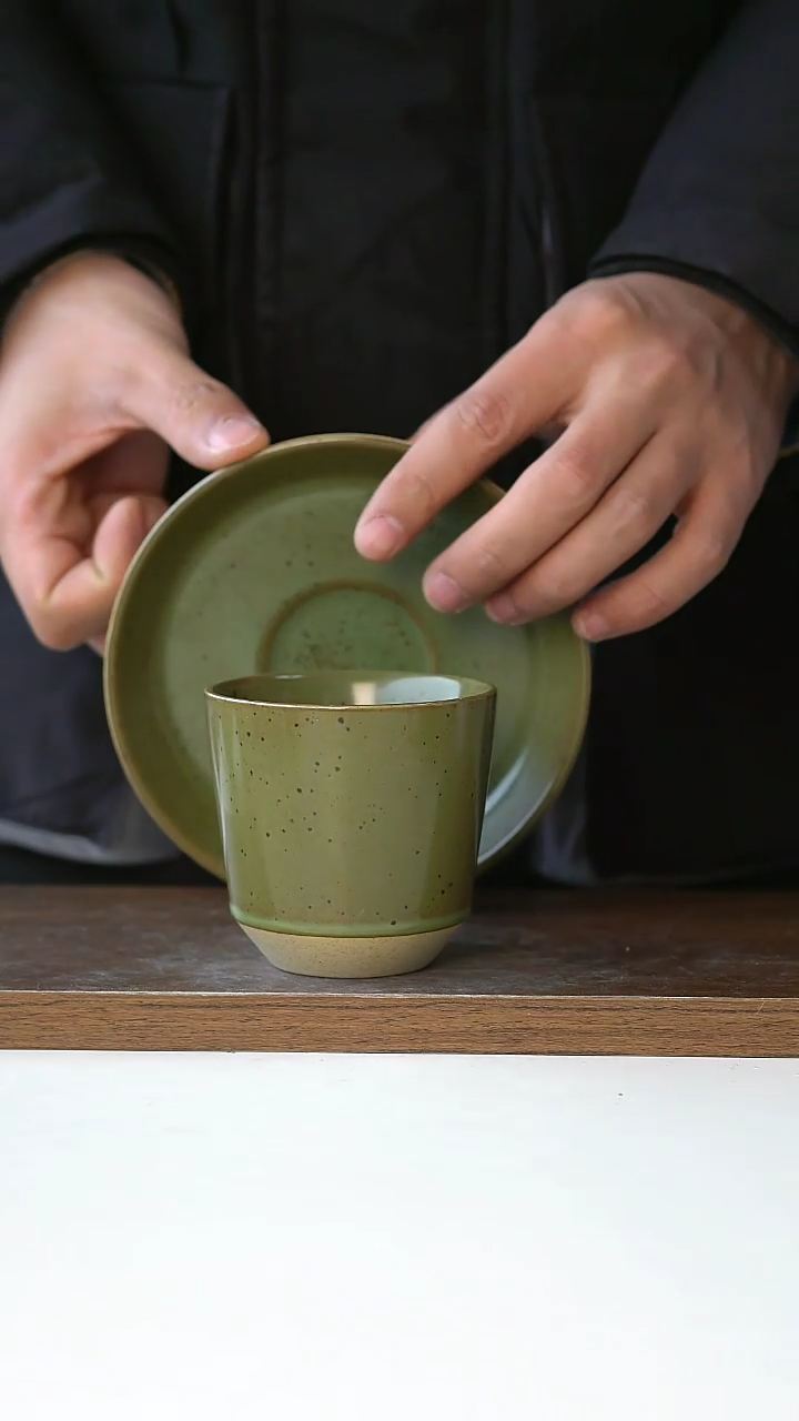 【闪购商品】陶瓷出澳洲牛油果绿手握杯碟@4-2@微瑕