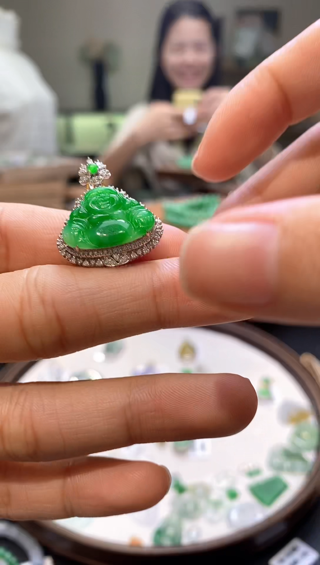 翡翠18K金镶嵌颈饰佛公