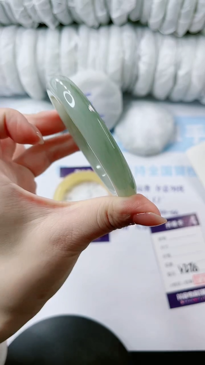 【闪购商品】石英质玉手镯未镶嵌多样性发货V276