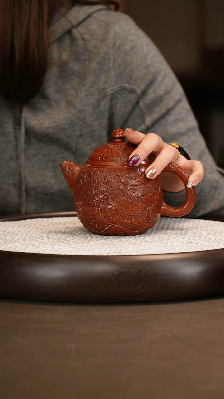 张赦棠 浮雕龙蛋  400c/紫泥套杯/盖杯/赏盘