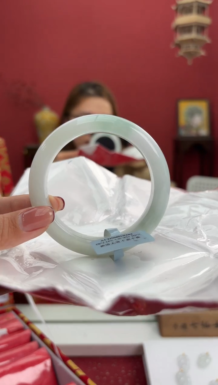 【闪购商品】翡翠手镯未镶嵌28手镯