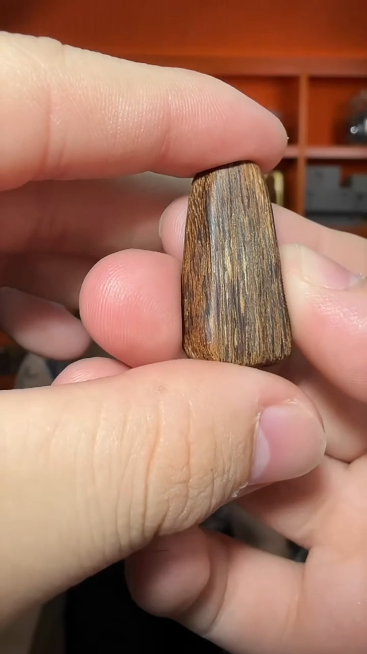 沉香吊坠44号沉水挂件多样性发一