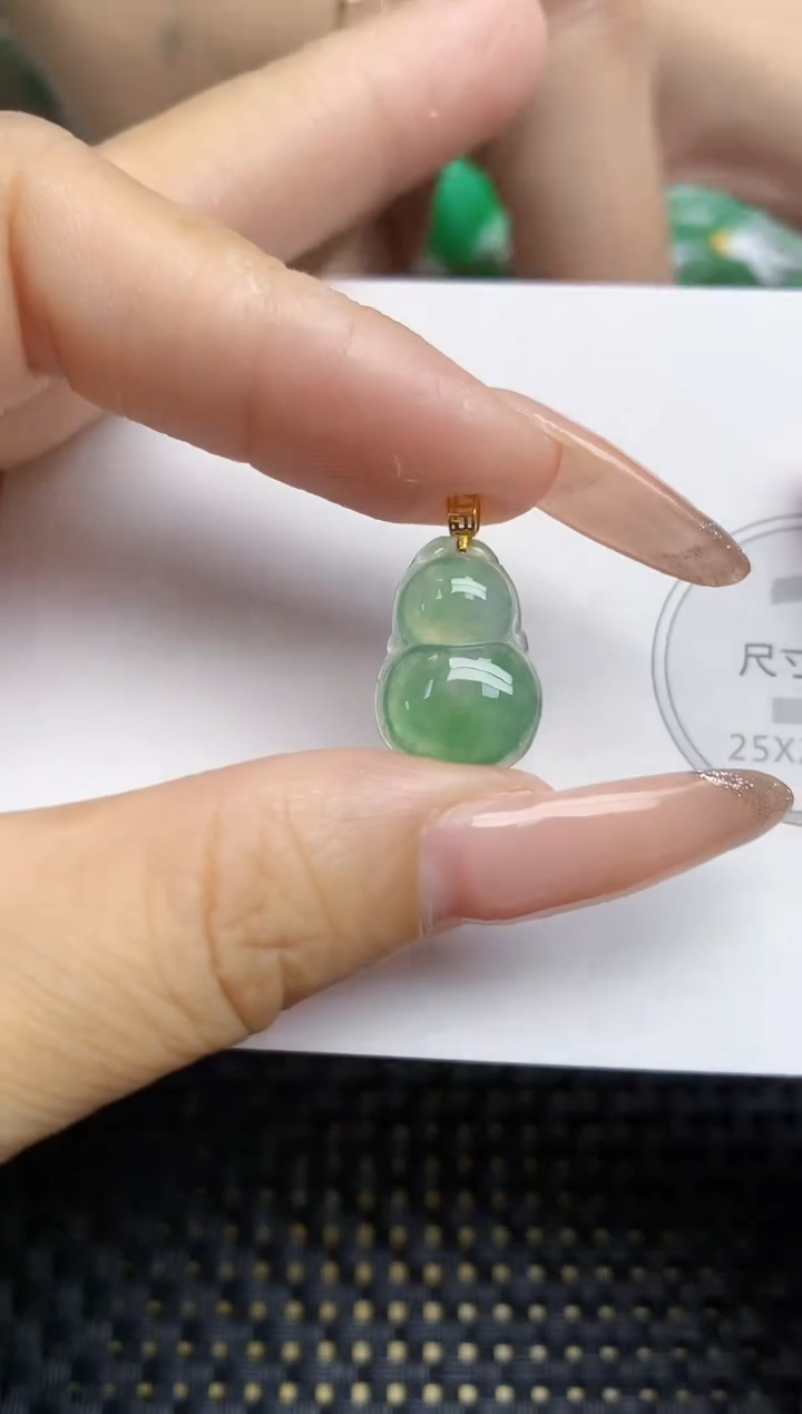 颈饰18K金镶嵌翡翠天然缅甸A货翡翠百元以上9元证书费自理1