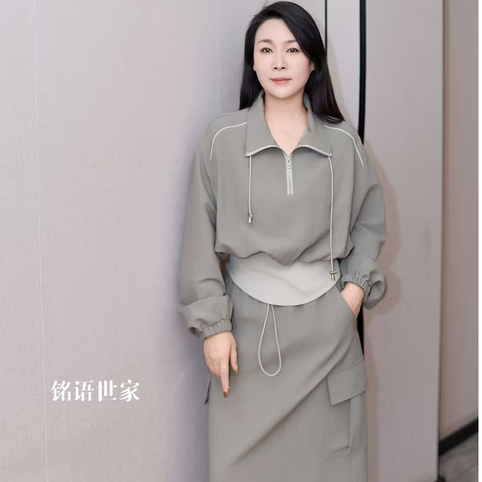 铭语世家春季新款套装绿色半裙显瘦气质长袖运动时尚休闲百搭减龄