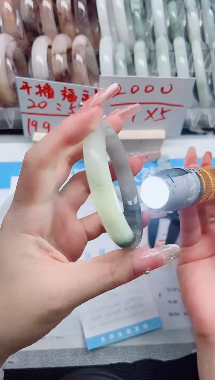 【闪购商品】石英质玉手镯未镶嵌5-59.6