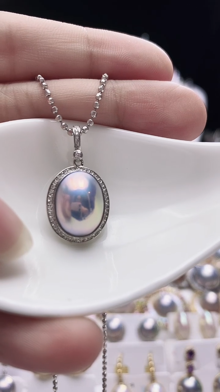 【闪购商品】拼合珍珠（马贝珠）颈饰18K金镶嵌海水马贝吊坠