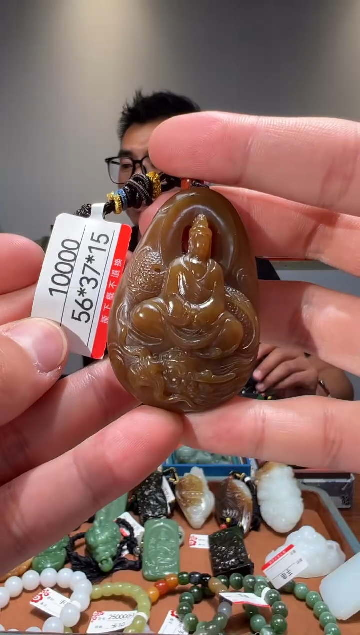 和田玉未镶嵌颈饰1