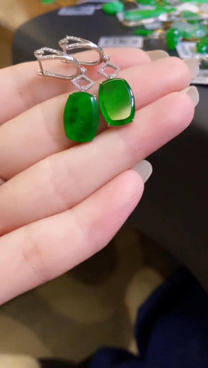 【闪购商品】定制翡翠18K金镶嵌耳饰