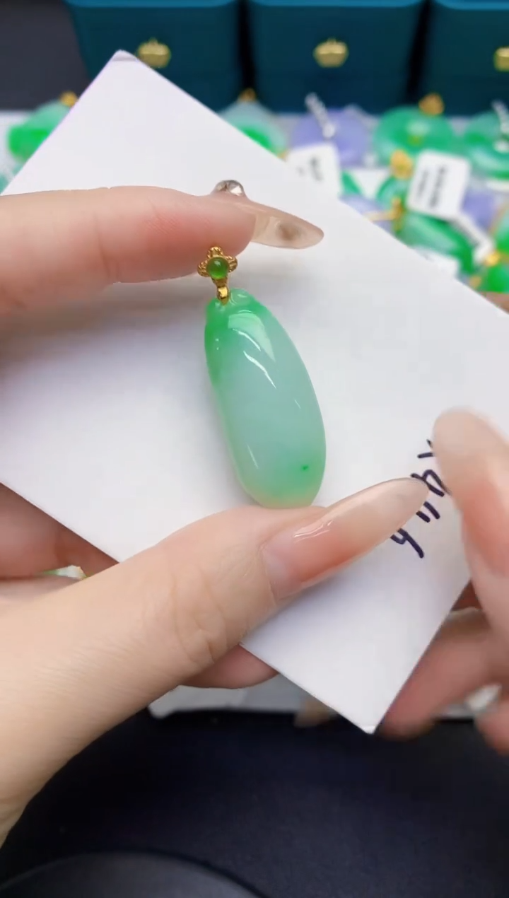 颈饰未镶嵌翡翠缅甸天然翡翠A货