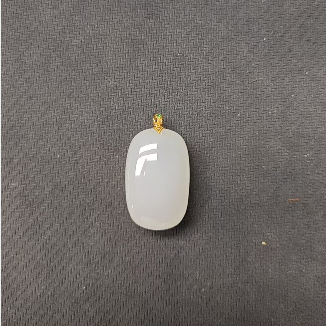 天然和田玉吊坠（拍一发一）BJJ2077