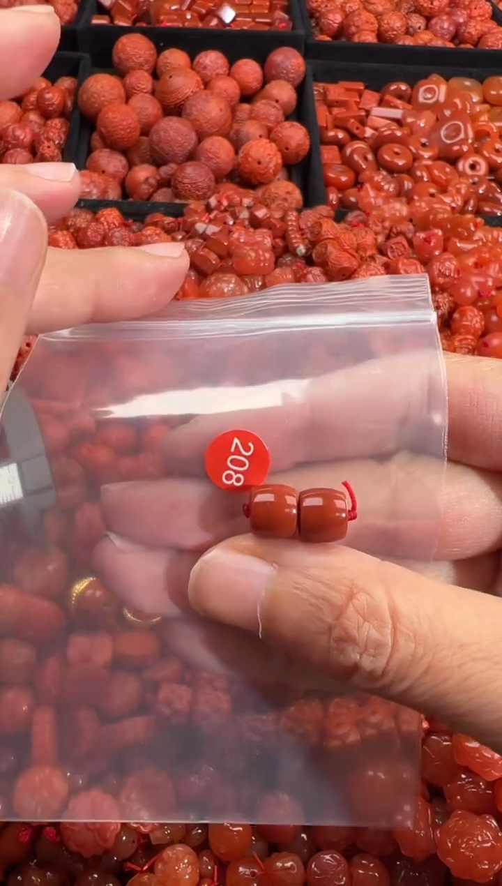 南红玛瑙未镶嵌颈饰1