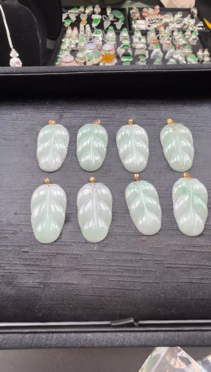 【闪购商品】翡翠吊坠(不含链)未镶嵌翡翠叶子（多样性发货）