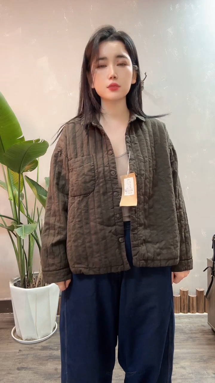 9677绿色显瘦上衣不退不退不退 