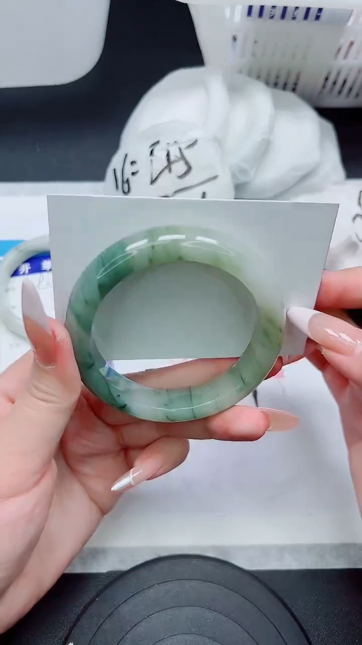 【闪购商品】石英质玉手镯未镶嵌297