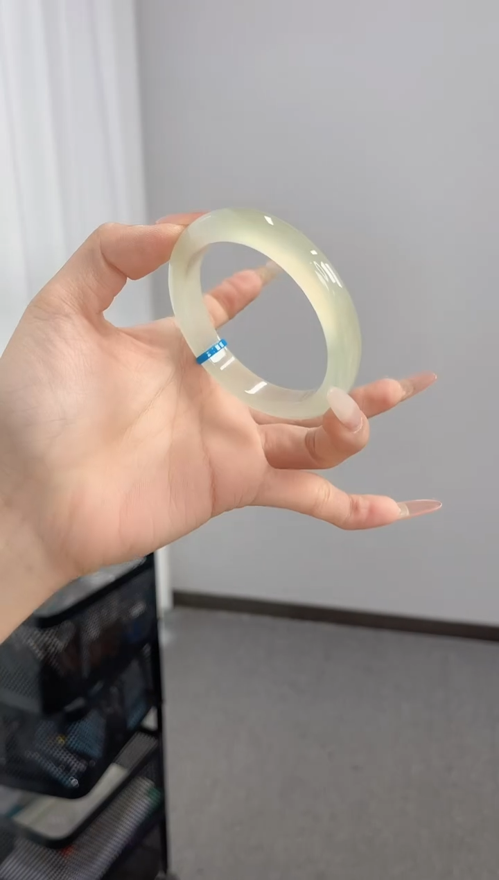 【闪购商品】玛瑙/玉髓手镯未镶嵌55-56圈