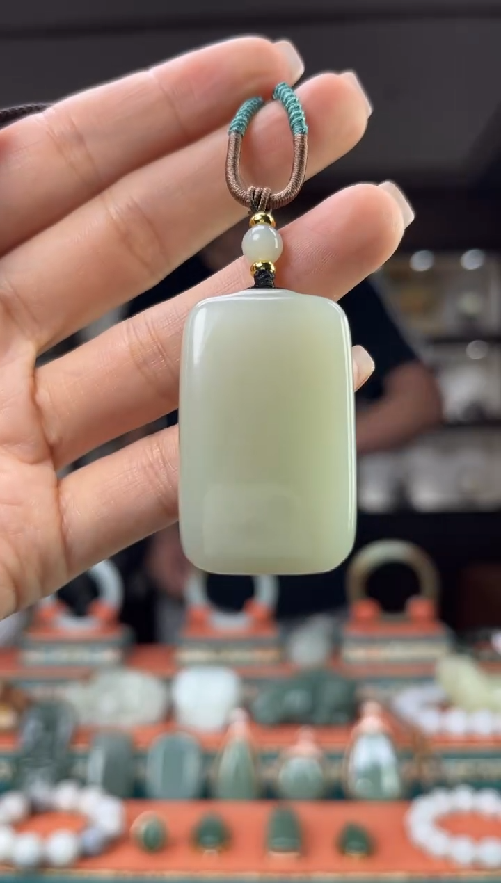 和田玉未镶嵌颈饰佩佩