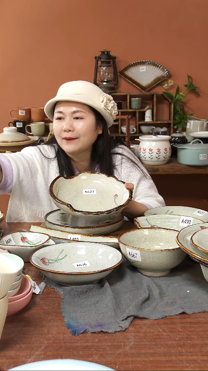 陶瓷A627陶瓷荷花碗一个微瑕25*6*4可能微