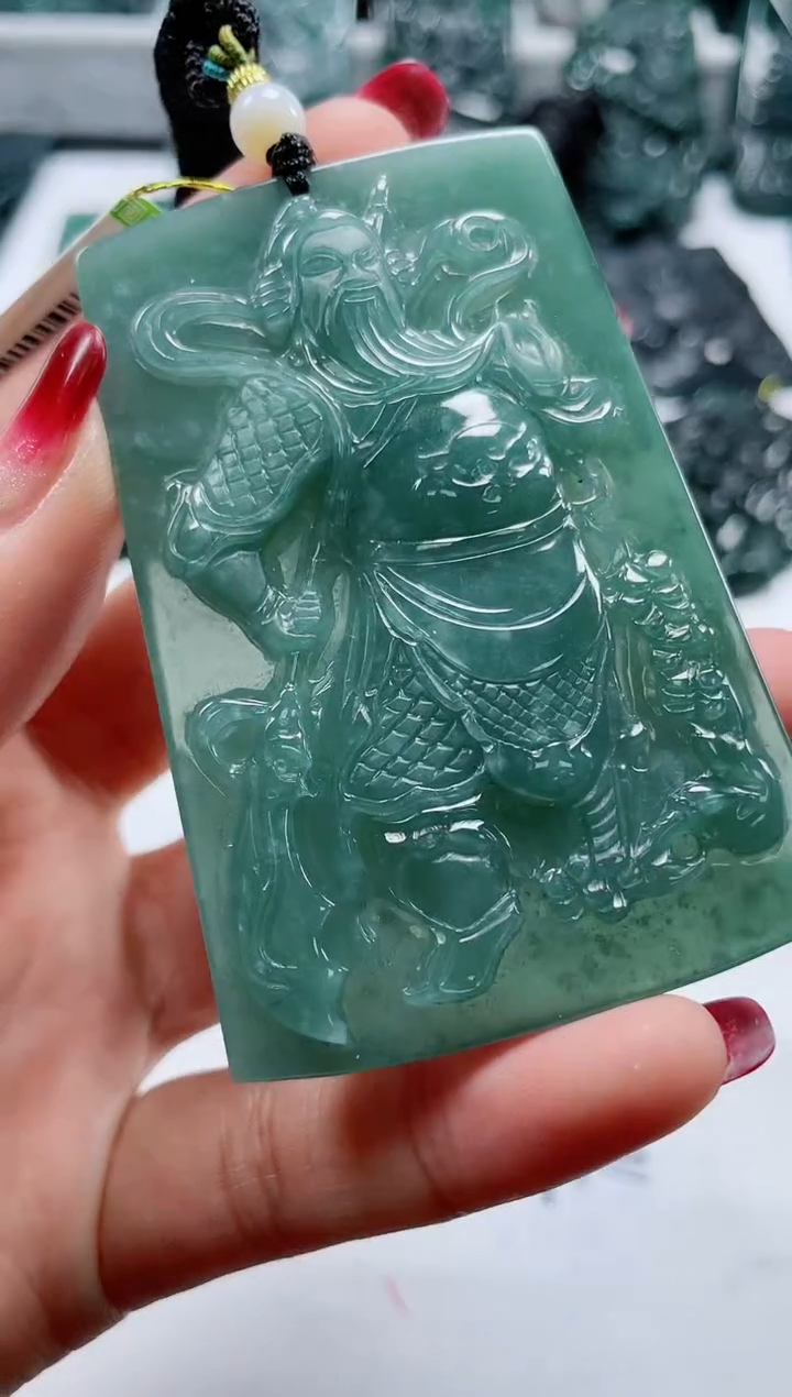 【闪购商品】翡翠颈饰未镶嵌          