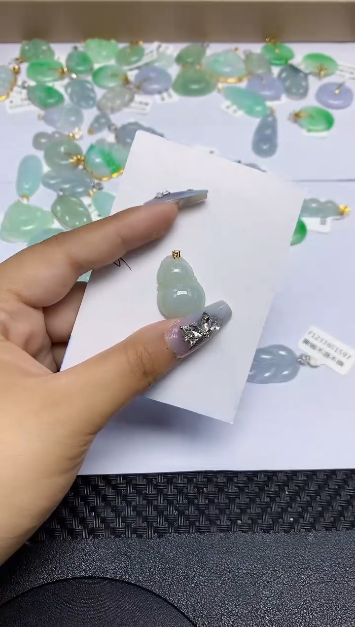 翡翠18K金镶嵌颈饰天然翡翠A货 