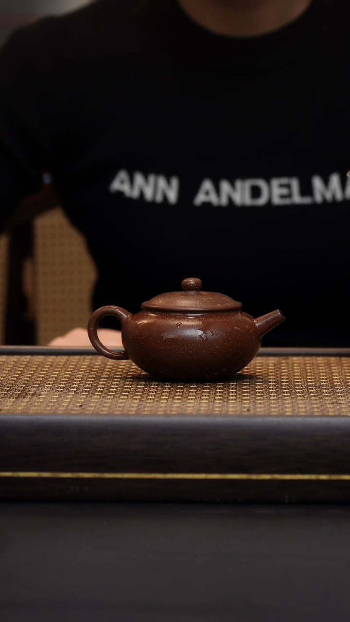 茶壶紫砂紫泥铺砂 小圆珠 谭俊