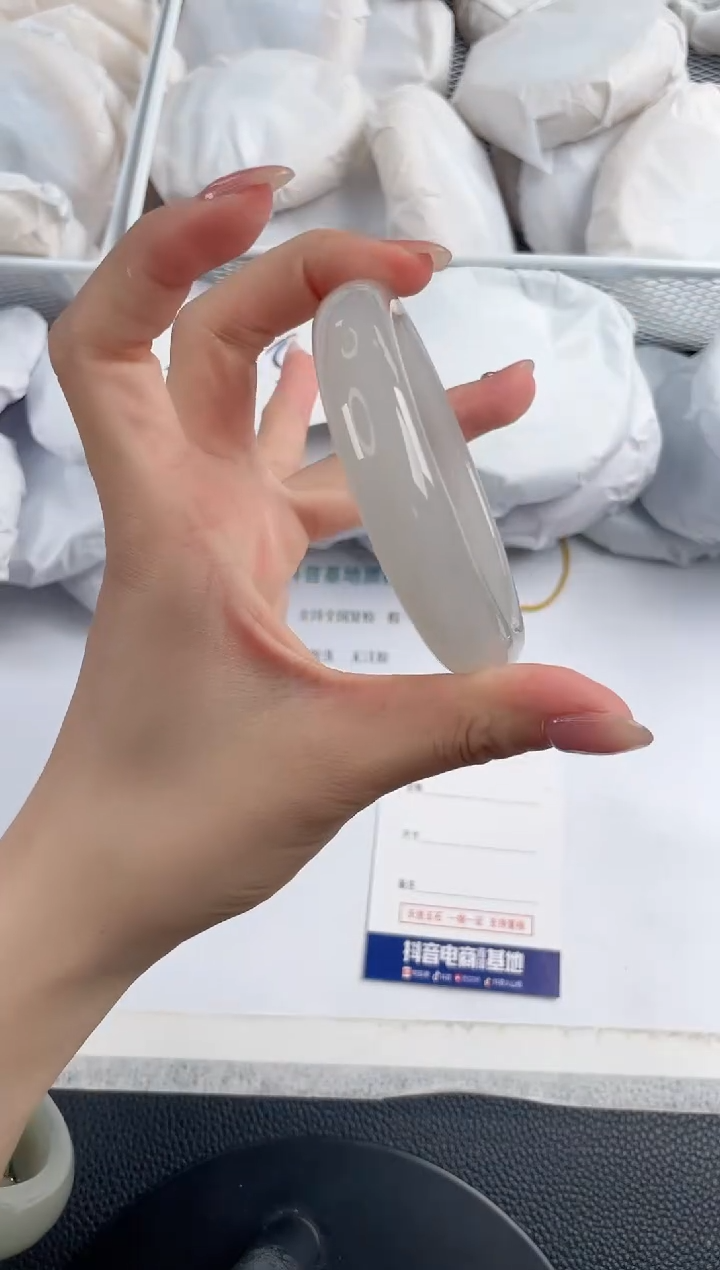 石英质玉手镯未镶嵌K78