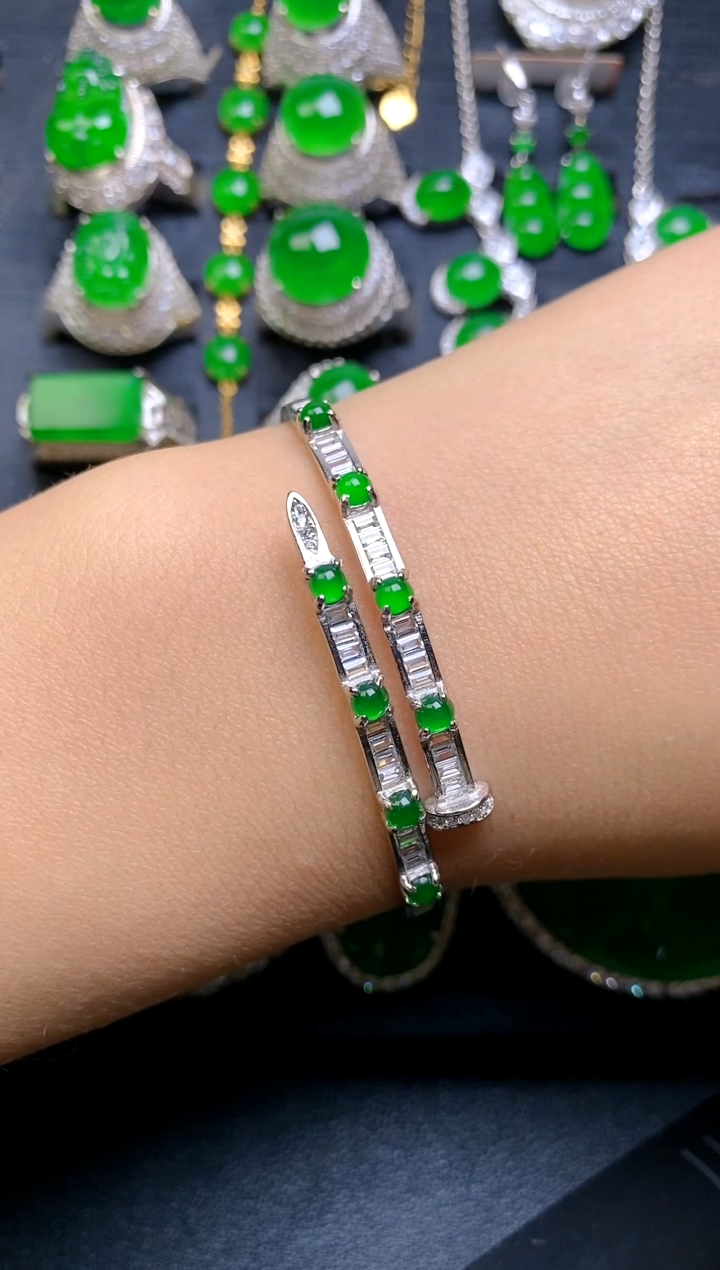 【闪购商品】翡翠手镯银S925镶嵌手镯