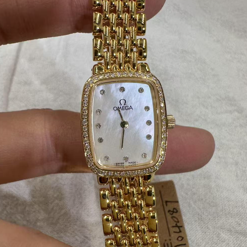 95新 Omega/欧米茄 95新  石英表后镶钻盘18x22腕15.5/256108331