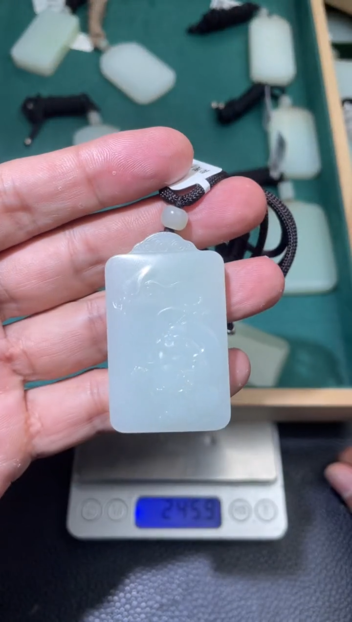 未镶嵌和田玉挂件佛 