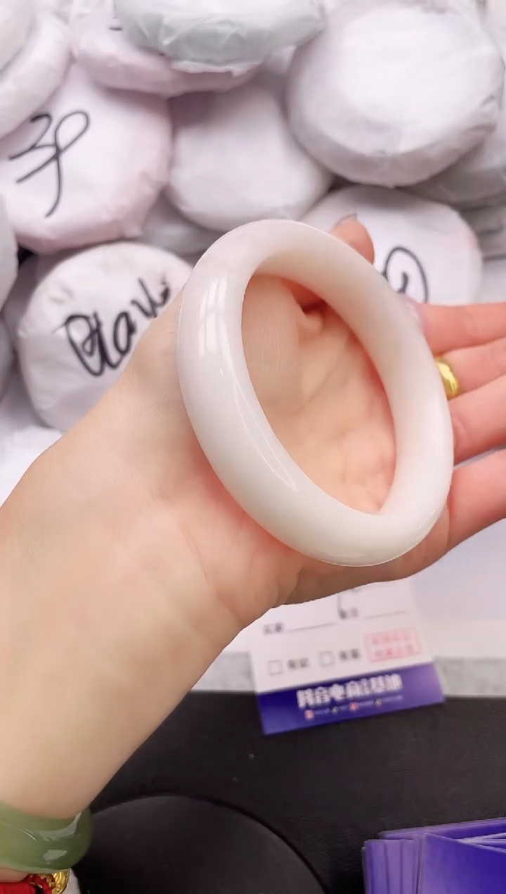 【闪购商品】和田玉手镯未镶嵌17K12-57