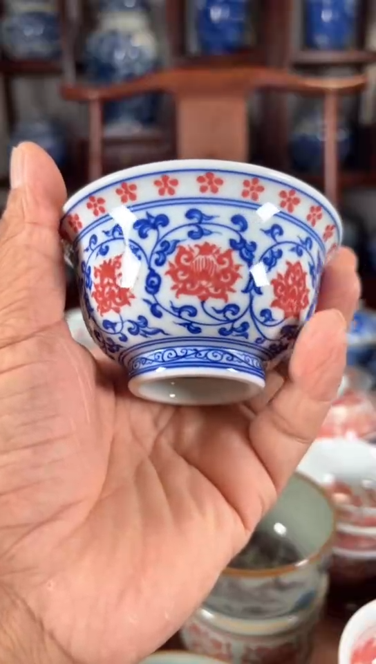 柴窑青花釉里红缠枝莲永乐压手杯杯