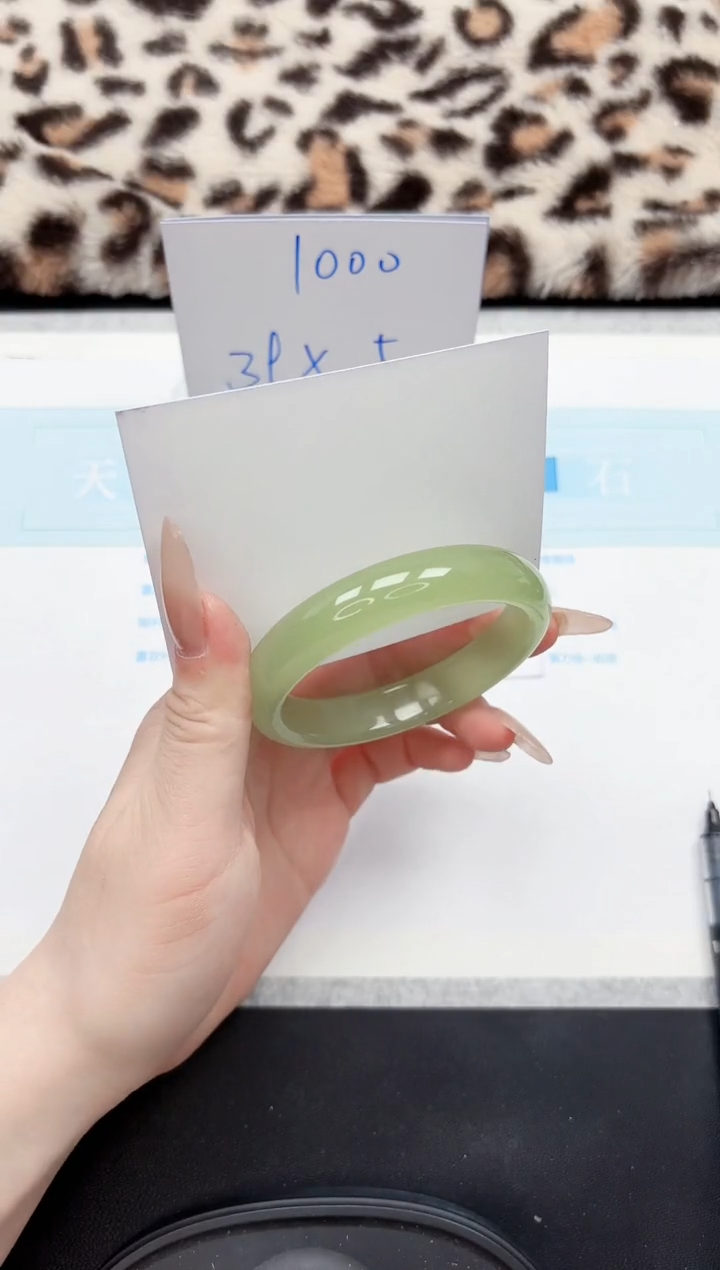 【闪购商品】石英质玉手镯未镶嵌27-61