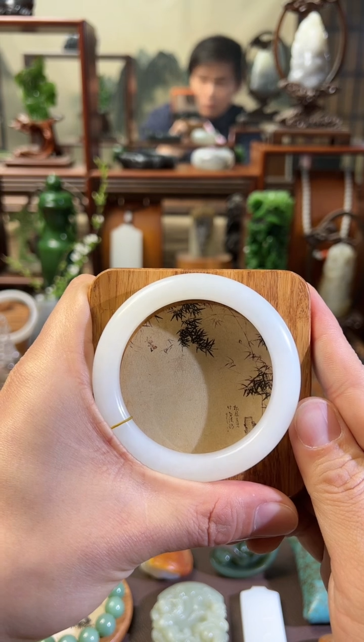 【闪购商品】和田玉手镯未镶嵌内径55.3