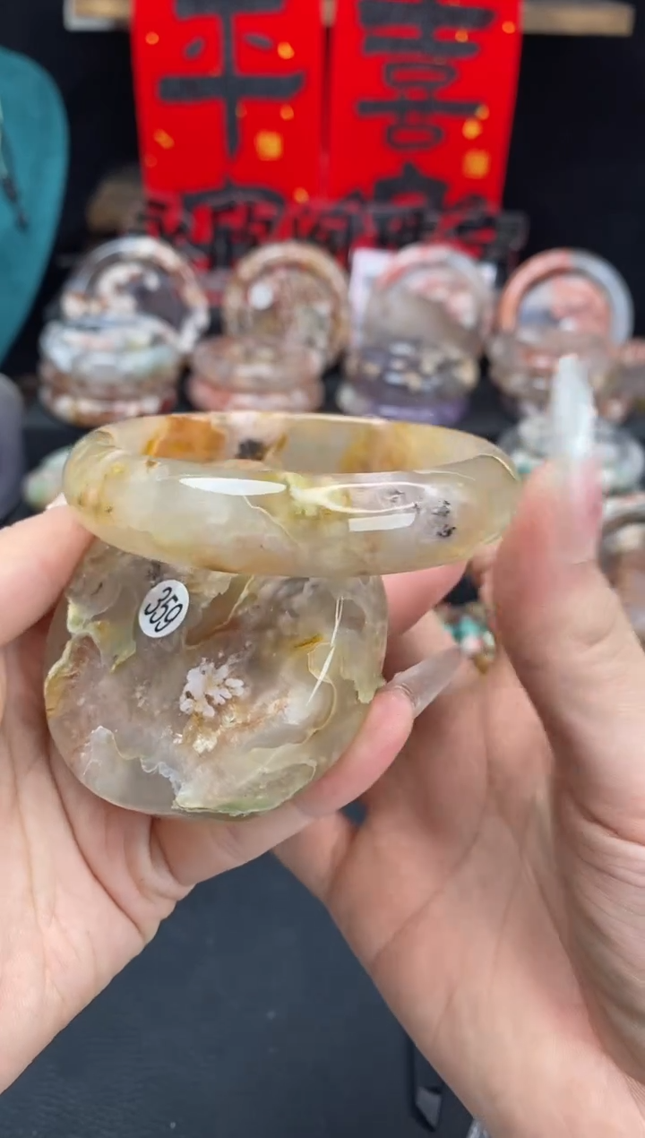 【闪购商品】石英质玉手镯（圆镯）未镶嵌63