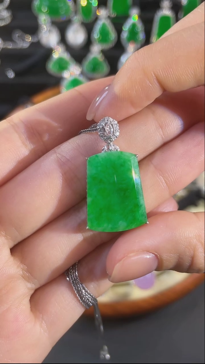 【闪购商品】翡翠颈饰未镶嵌翡翠