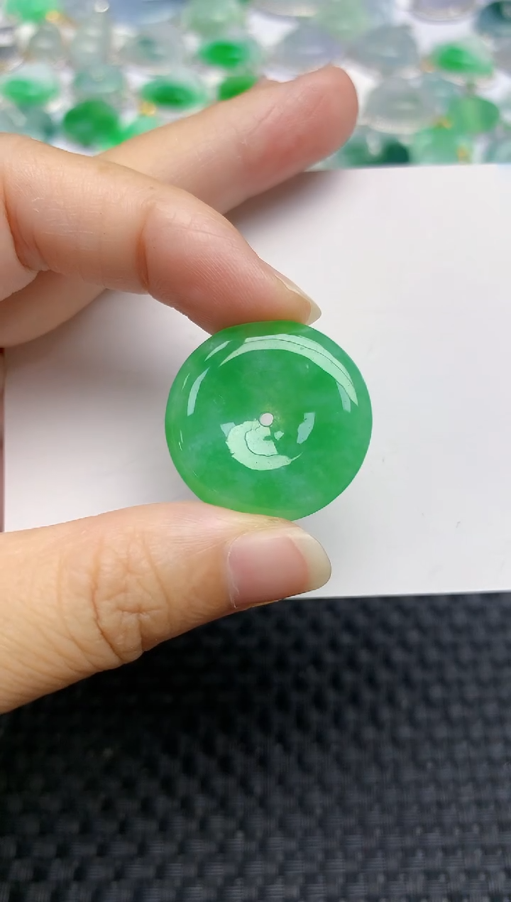 翡翠未镶嵌颈饰天然A货翡翠