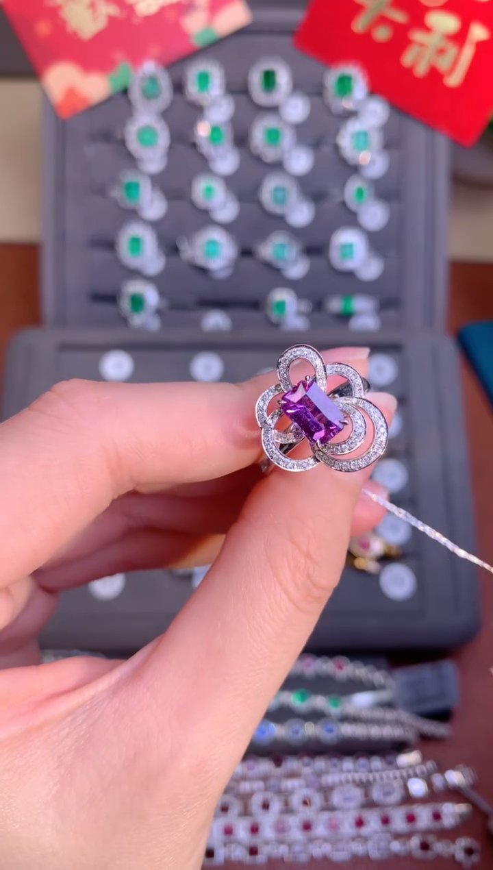 【闪购商品】彩色蓝宝石戒指18K金镶嵌1.83CT  无烧紫蓝宝