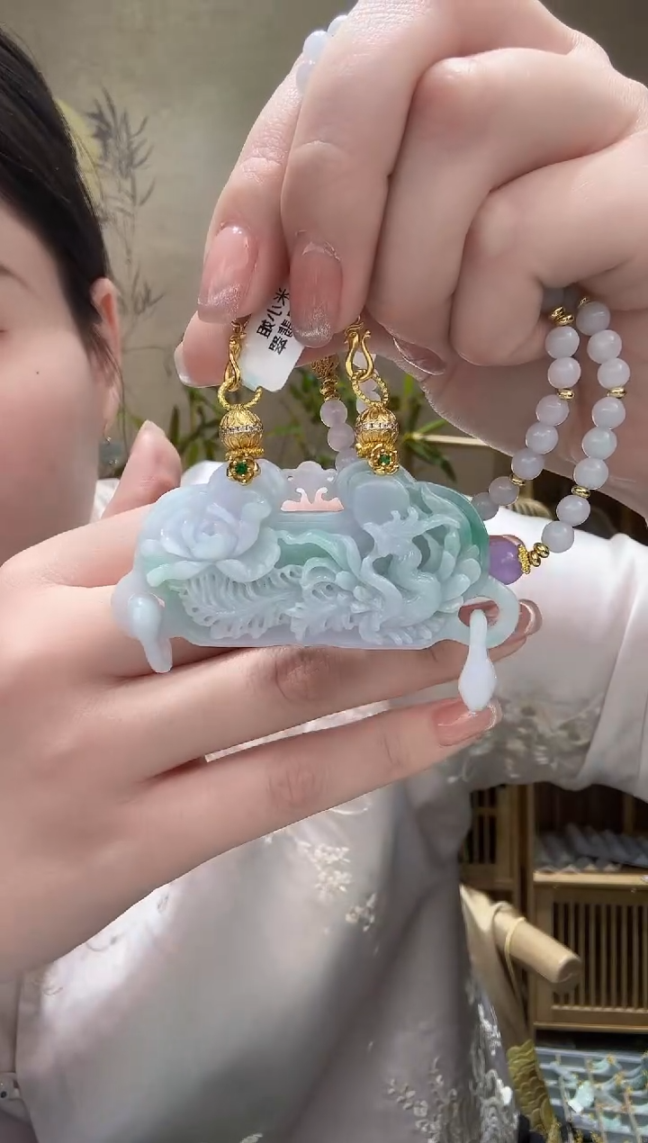 【闪购商品】翡翠颈饰未镶嵌吊坠