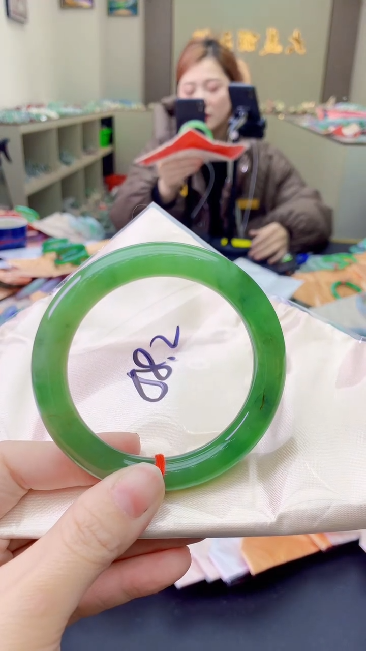 【闪购商品】翡翠手镯未镶嵌0985166563