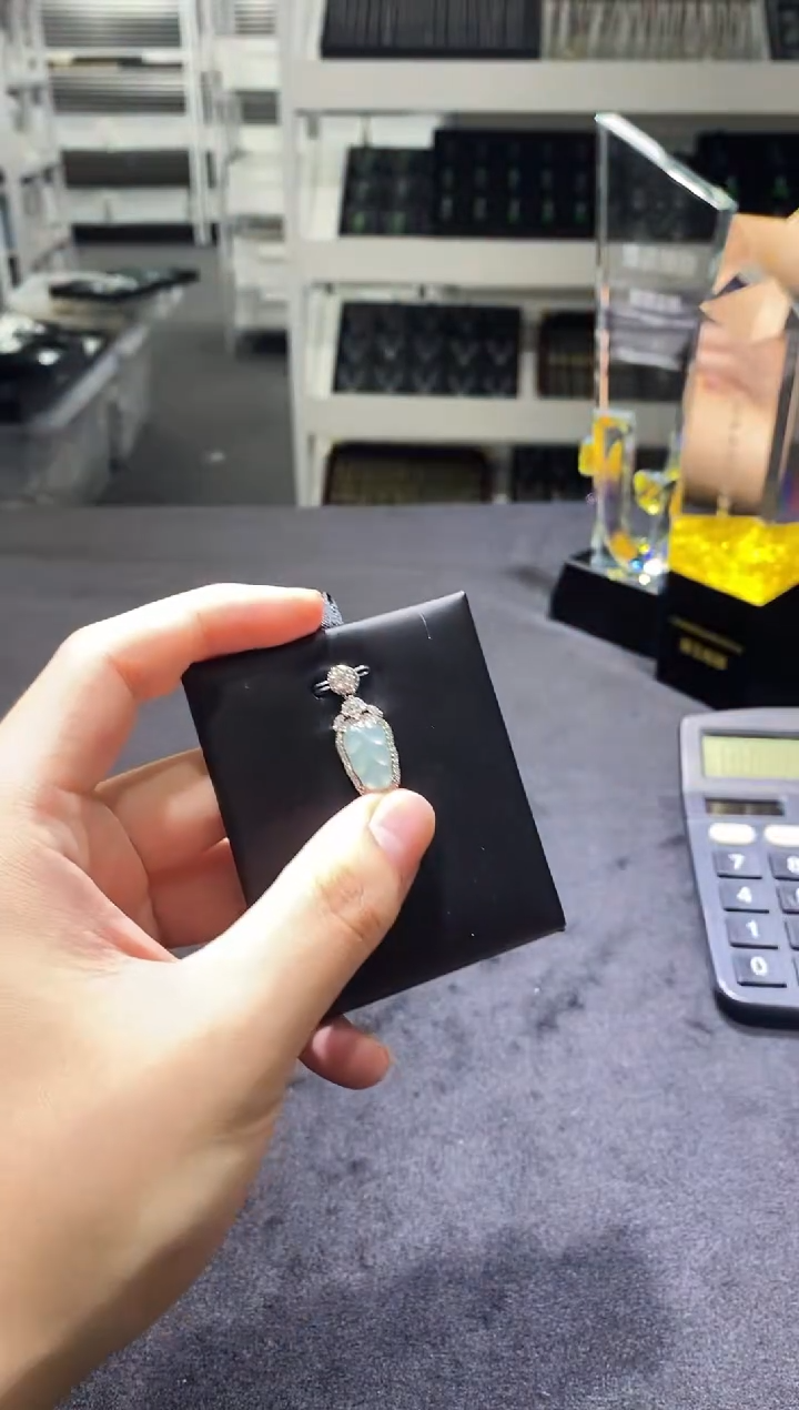 吊坠(不含链)未镶嵌翡翠1