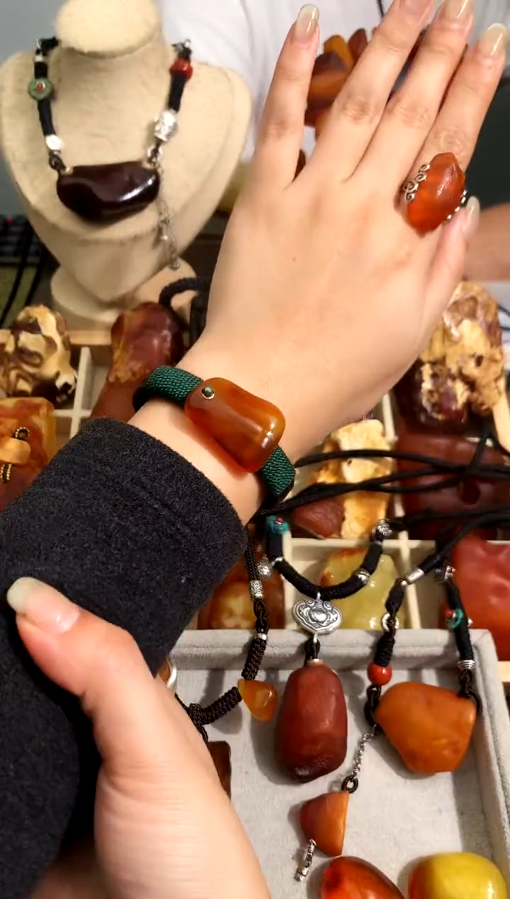 【闪购商品】蜜蜡裸石未镶嵌似玉