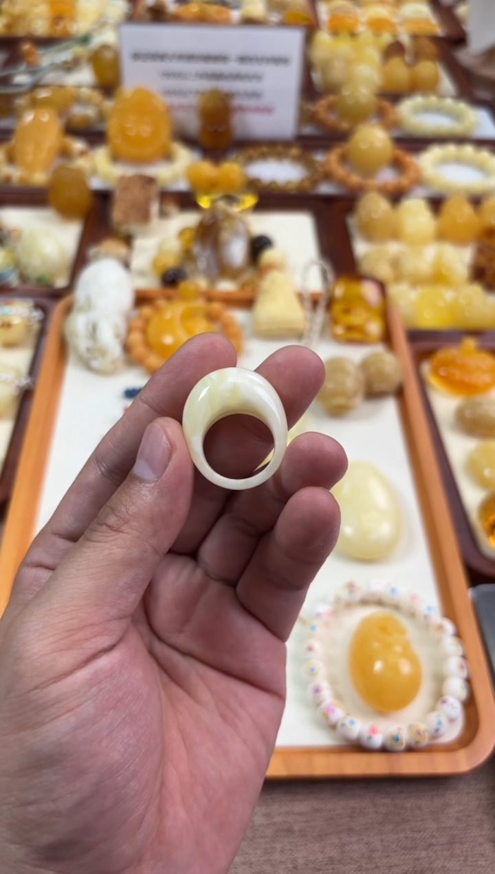 未镶嵌蜜蜡裸石戒指